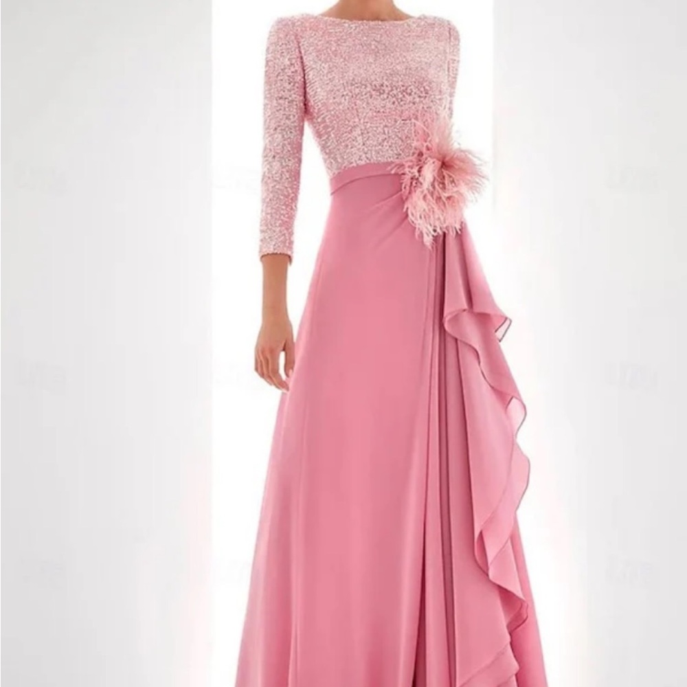 Elegant Black Formal Gown with Floral Detail